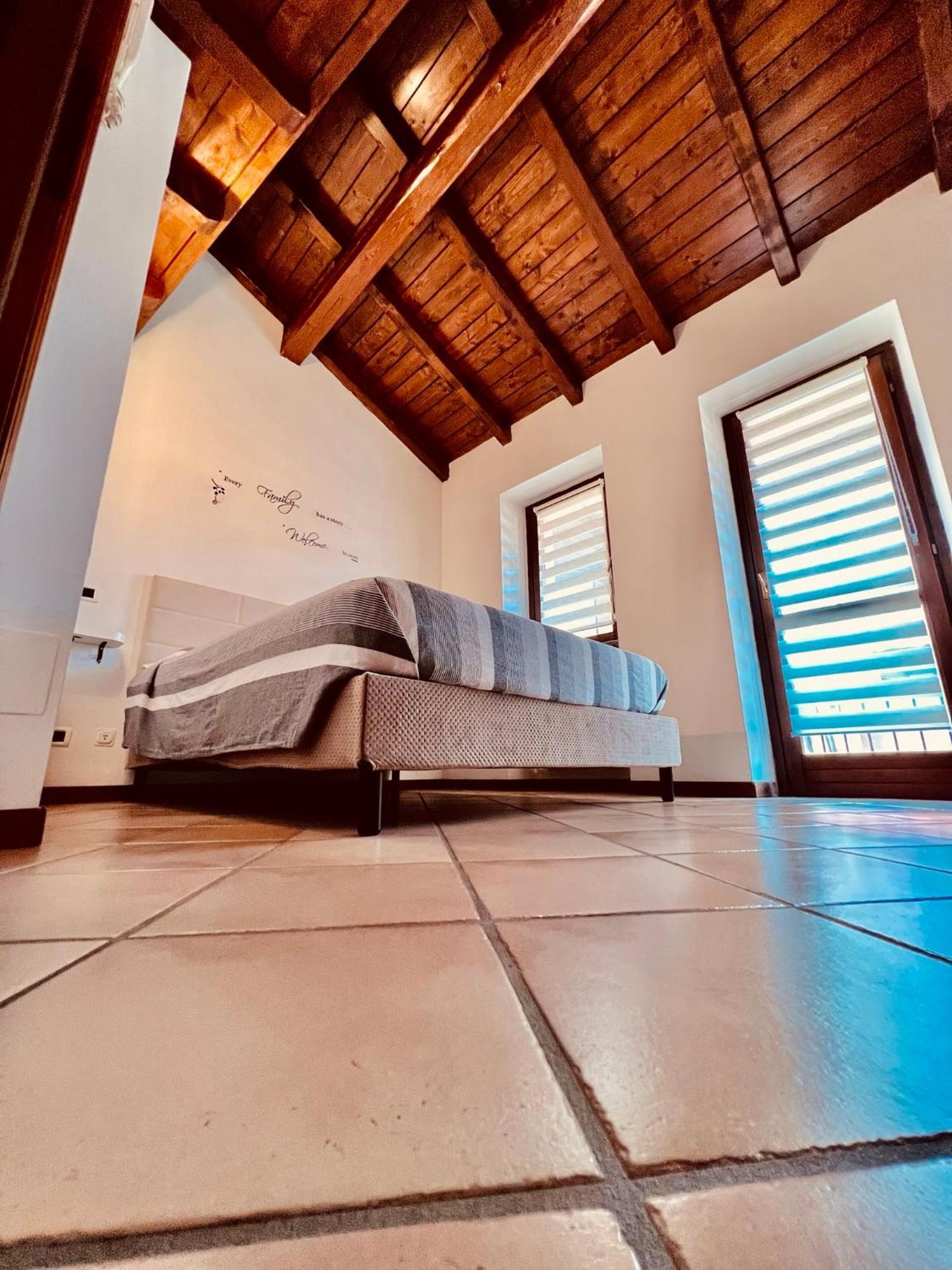 Vittoria Holiday House Στρέσα Εξωτερικό φωτογραφία