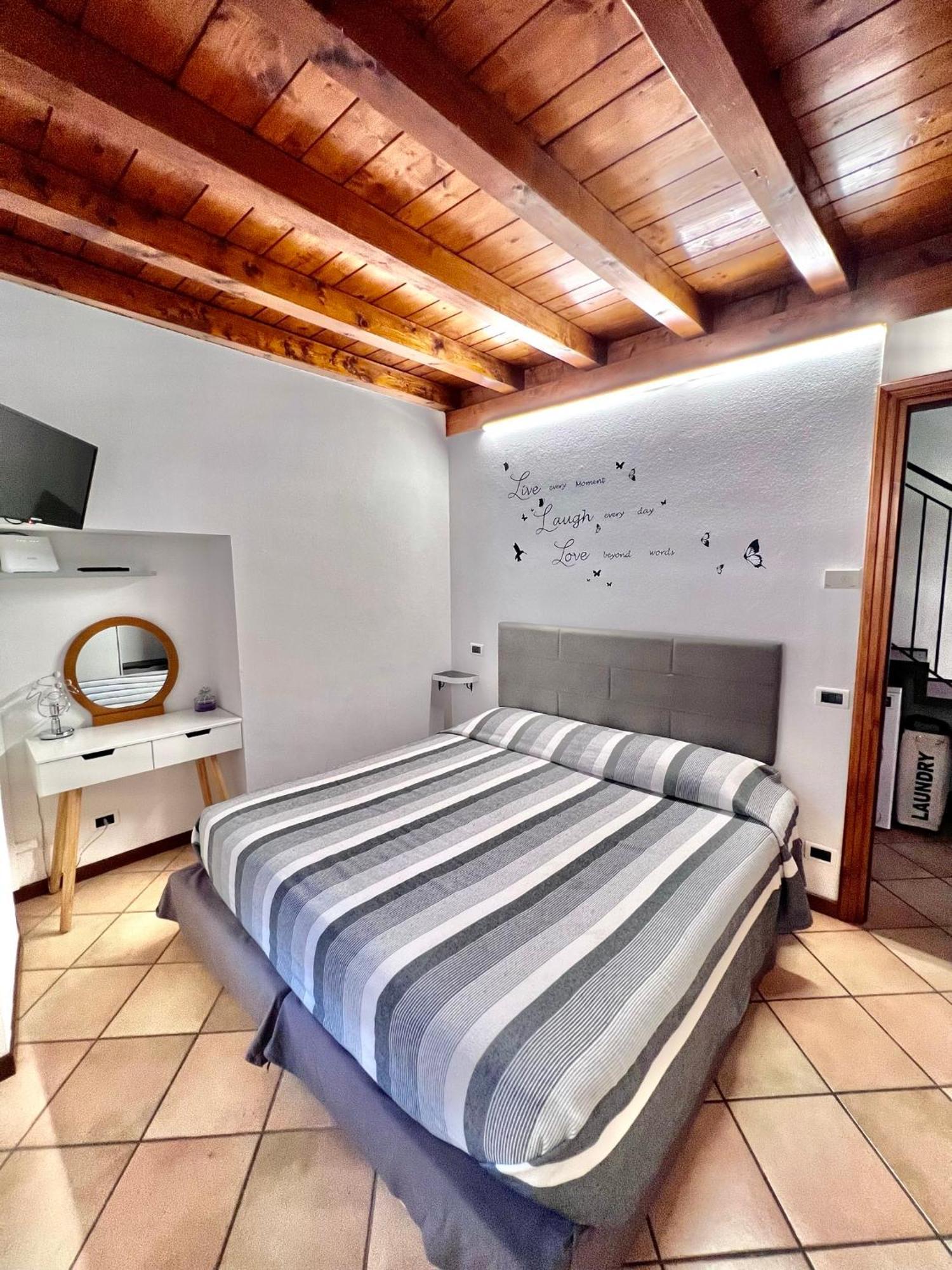 Vittoria Holiday House Στρέσα Εξωτερικό φωτογραφία